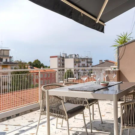 Guesthost - Nievo Terrace Údine