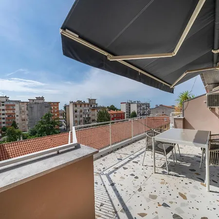 Guesthost - Nievo Terrace * Údine